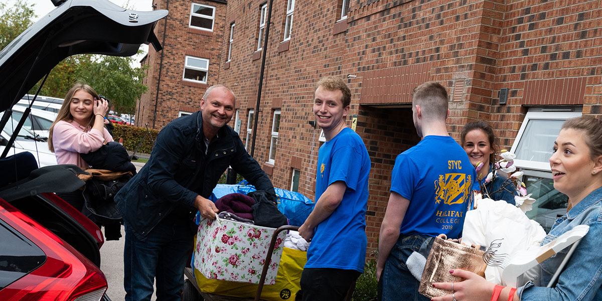 New students moving in to Halifax College